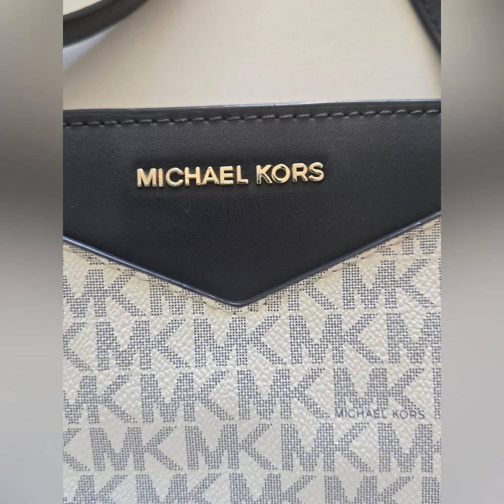 Michael Kors Jet Set MK Signature Vanilla Tote Bag Black Trim Shoulder Bag - Picture 2 of 15